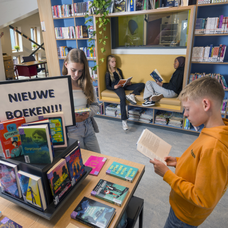 In de bieb_3_450 x 450px_RGB96